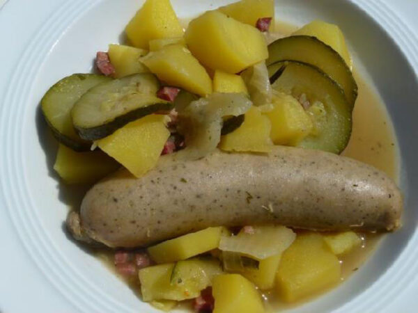 Kartoffel-Bratwurst-Topf - Feuer-Topf.de